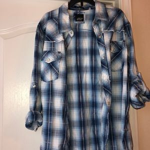Men’s blue snap down shirt